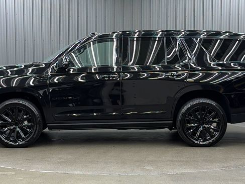 Used 2026 GMC Yukon Denali w/ Sun & Power Step Package AWD/4WD image 2