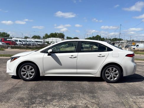 Used 2020 Toyota Corolla LE FWD image 4