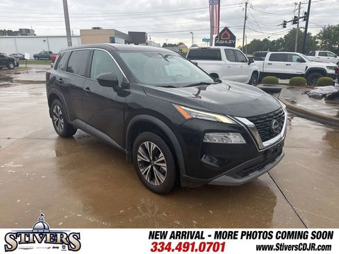 Used 2023 Nissan Rogue SV FWD image 1