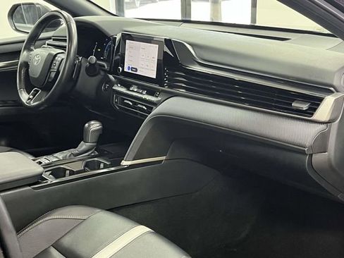 Used 2025 Toyota Camry SE image 25