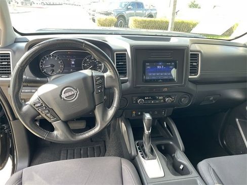 Used 2022 Nissan Frontier SV image 19