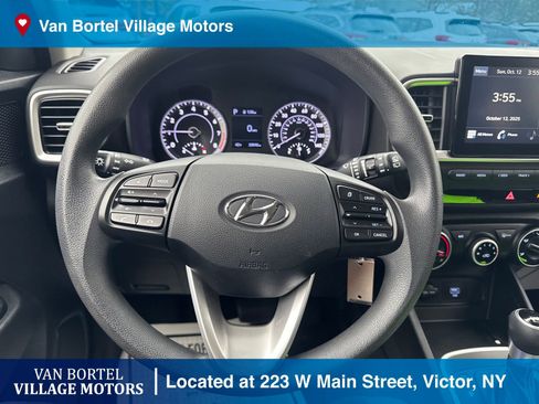 Used 2021 Hyundai Venue SE image 15