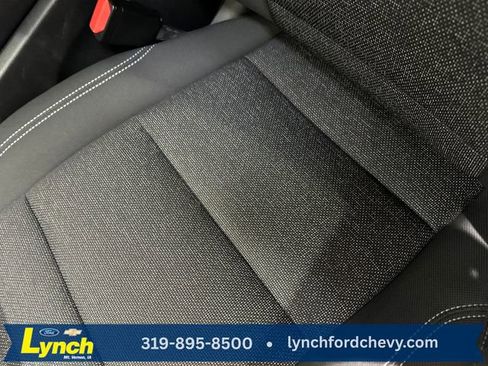 Used 2025 Chevrolet Traverse LT image 7