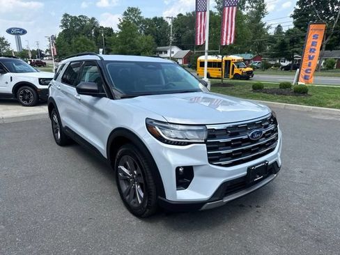 Used 2026 Ford Explorer Active w/ Active Comfort Package AWD/4WD image 4