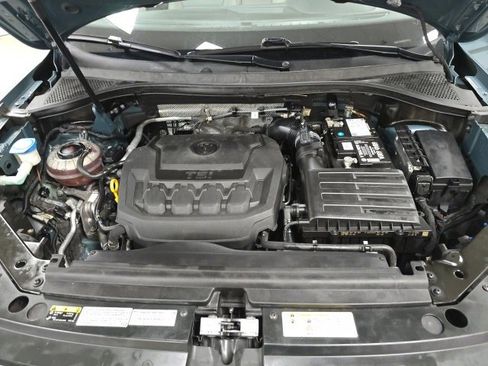 Used 2021 Volkswagen Tiguan SE w/ Panoramic Sunroof Package image 25