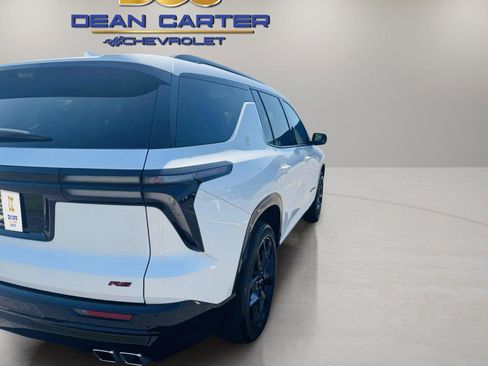 Used 2024 Chevrolet Traverse RS image 8