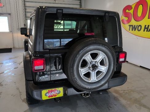 Used 2019 Jeep Wrangler Sport w/ Quick Order Package 28S image 32