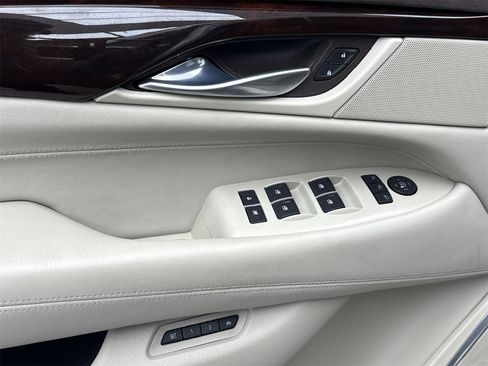 Used 2015 Cadillac Escalade Premium image 18