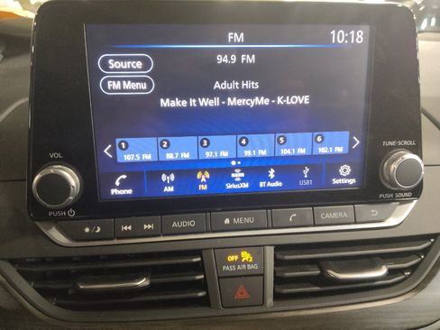 Used 2025 Nissan Altima 2.5 SV FWD image 25