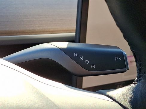 Used 2023 Tesla Model Y Long Range image 15