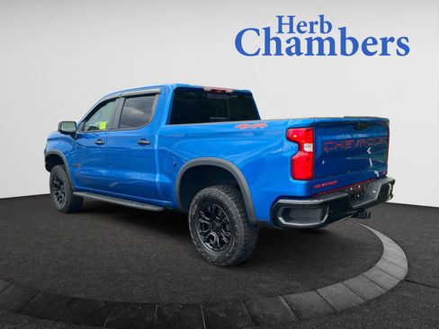 Used 2022 Chevrolet Silverado 1500 ZR2 w/ Technology Package image 3