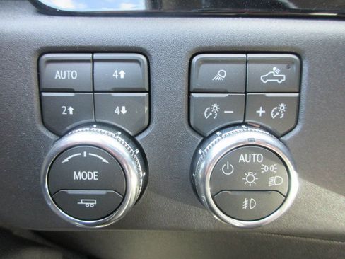 New 2026 GMC Sierra 1500 SLT w/ SLT Premium Plus Package AWD/4WD image 15