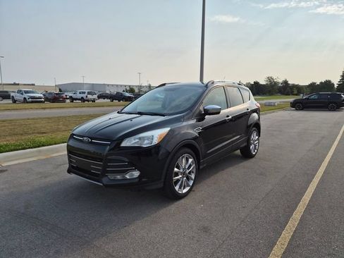Used 2016 Ford Escape SE w/ SE Chrome Package FWD image 1