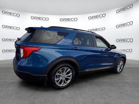 Certified 2022 Ford Explorer XLT w/ Equipment Group 202A RWD image 7