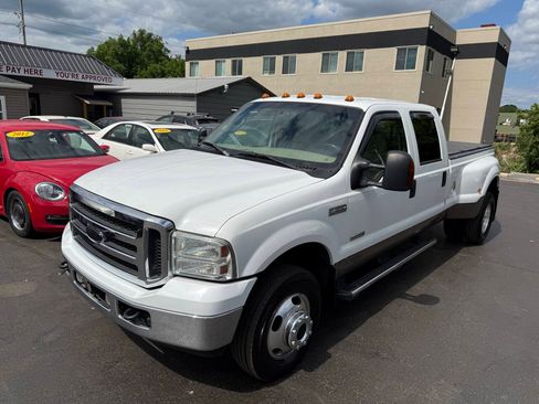 Used 2005 Ford F350 4x4 Crew Cab DRW Super Duty image 2