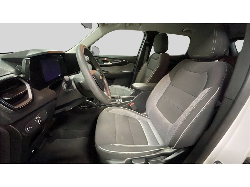 Used 2025 Chevrolet TrailBlazer LT AWD/4WD image 12