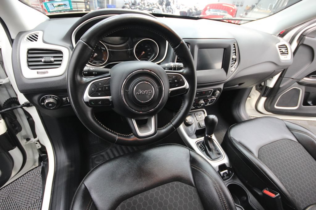 Used 2020 Jeep Compass Latitude AWD/4WD image 14