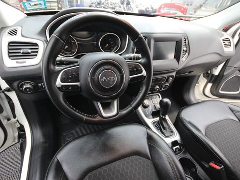 Used 2020 Jeep Compass Latitude AWD/4WD image 14