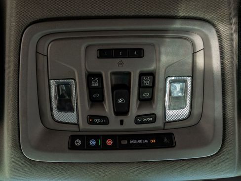 Used 2022 Chevrolet Silverado 3500 LTZ w/ LTZ Plus Package image 28