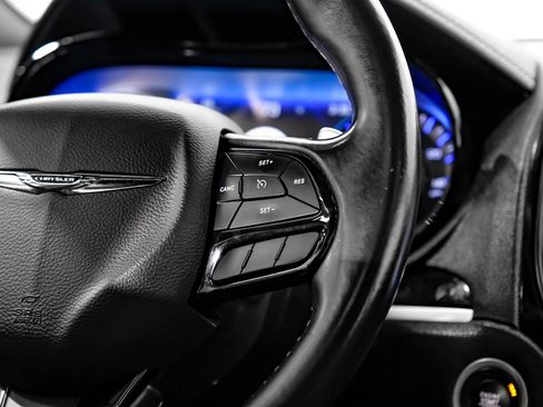 Used 2018 Chrysler 300 S w/ 300S Premium Group RWD image 27
