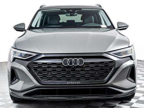 Used 2024 Audi Q8 e-tron Premium Plus w/ Premium Plus Package AWD/4WD image 9