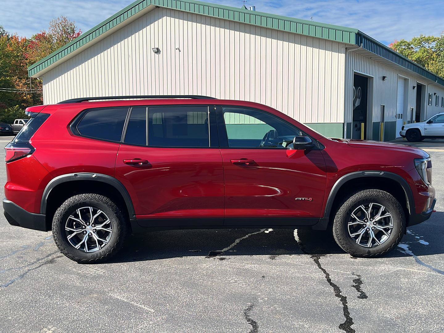 Used 2025 GMC Acadia AT4 AWD/4WD image 6
