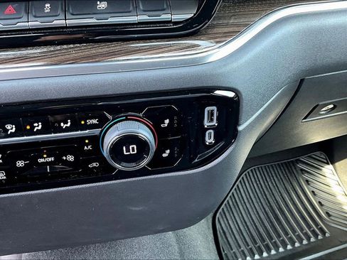 Used 2023 Chevrolet Silverado 1500 RST image 17