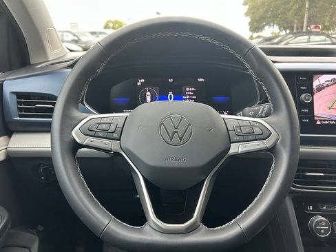 Certified 2024 Volkswagen Taos SE FWD image 20