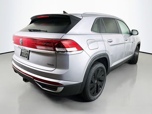 New 2026 Volkswagen Atlas Cross Sport SE image 7