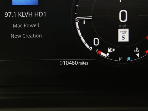 Used 2025 Land Rover Defender 130 Outbound AWD/4WD image 43