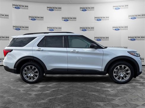 New 2026 Ford Explorer Active image 6