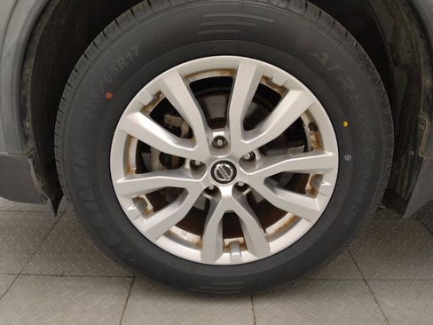 Used 2020 Nissan Rogue SV FWD image 31