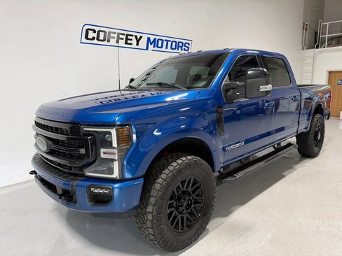 Used 2022 Ford F250 Lariat w/ Black Appearance Package AWD/4WD image 2
