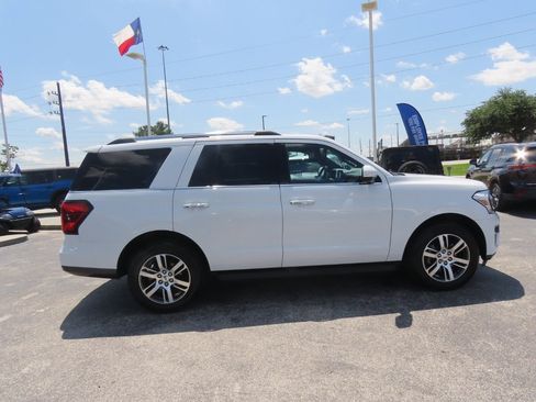 Used 2024 Ford Expedition Limited AWD/4WD image 9