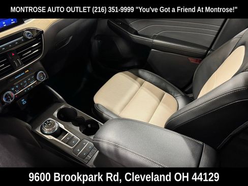 Used 2022 Ford Escape Titanium w/ Titanium Premium Package image 14