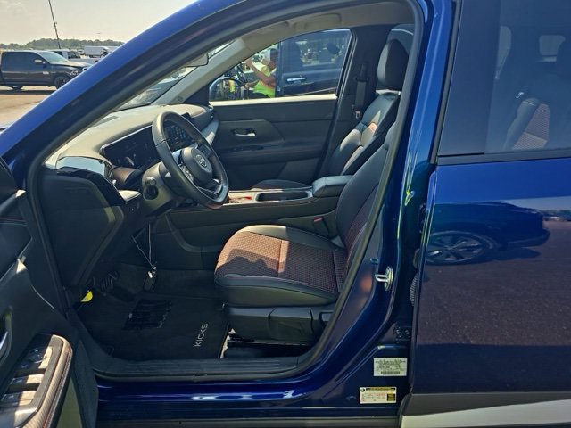 Used 2026 Nissan Kicks SR AWD/4WD image 9