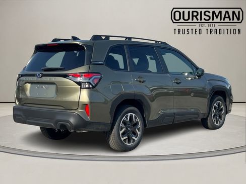 New 2025 Subaru Forester Premium image 4