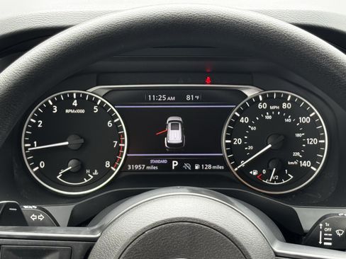Used 2025 Nissan Pathfinder S FWD image 16