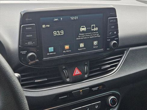 Used 2018 Hyundai Elantra GT image 14