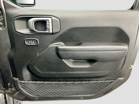 Used 2022 Jeep Gladiator Sport image 23