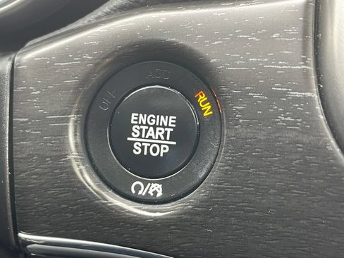 Used 2018 Jeep Grand Cherokee Limited AWD/4WD image 37