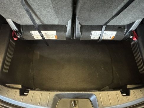 Used 2017 Ford Explorer XLT w/ Equipment Group 202A AWD/4WD image 15