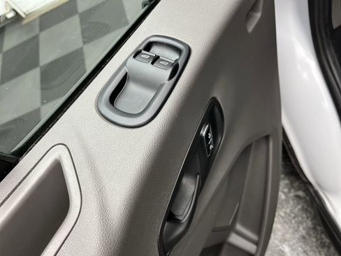 Used 2023 Ford Transit 350 XLT image 8