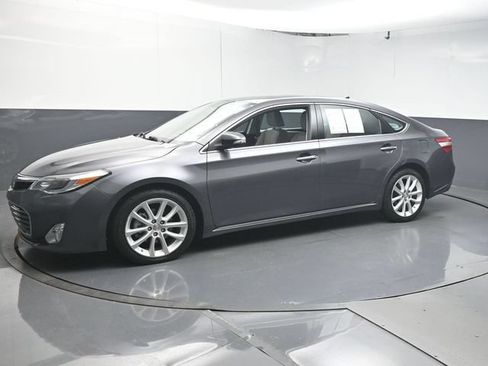 Used 2015 Toyota Avalon Limited w/ Technology Package FWD image 4