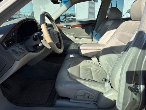 Used 2003 Cadillac De Ville w/ Comfort & Convenience Package image 9
