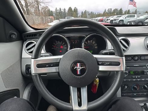 Used 2009 Ford Mustang GT Premium image 8