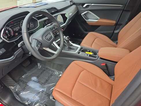 Certified 2025 Audi Q3 2.0T Premium Plus w/ Premium Plus Package AWD/4WD image 15