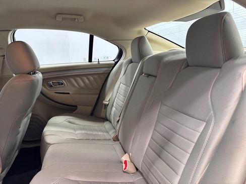 Used 2018 Ford Taurus SE image 22