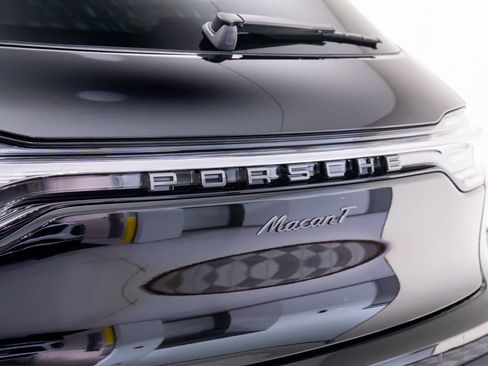 New 2026 Porsche Macan Turbo image 40