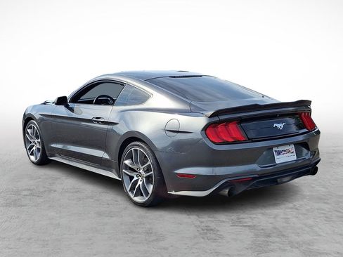 Used 2018 Ford Mustang Coupe RWD image 3